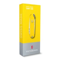 Victorinox 0.6223.8G Classic Çakı Sarı - Kutulu